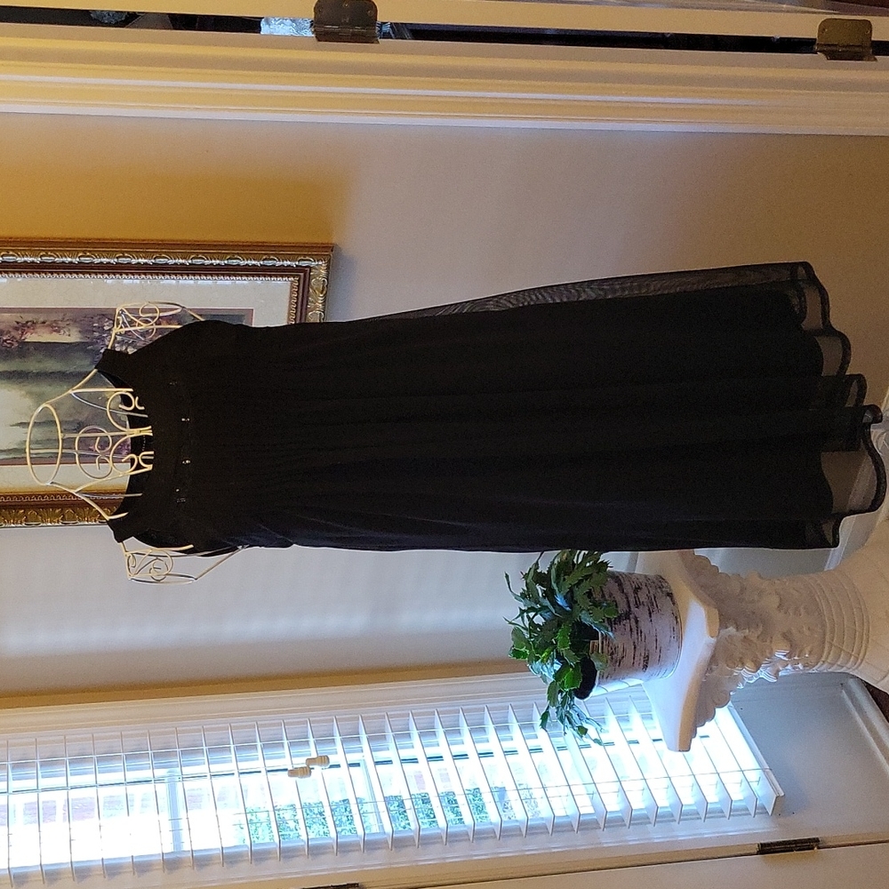 Grace Elements black sleeveless dress  lace trim & gathered bodice Lined…4 EUC